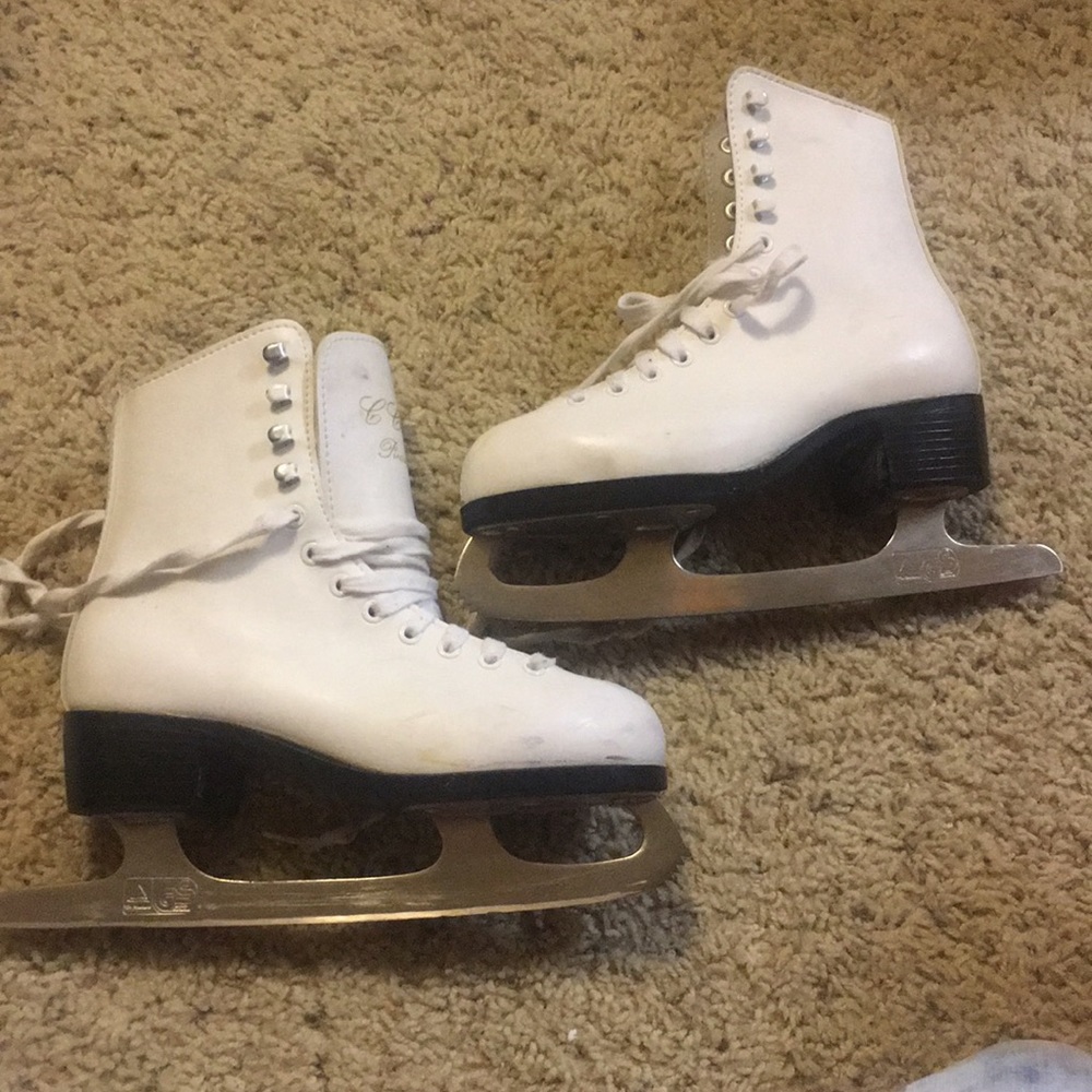 CCM pirouette ice skates